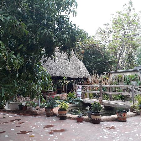 El Chac Mool Panzió Santa Elena Kültér fotó