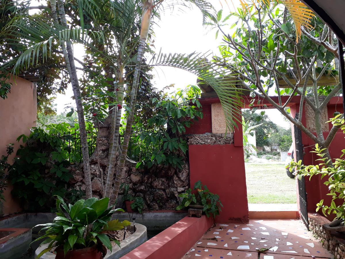 El Chac Mool Panzió Santa Elena Kültér fotó