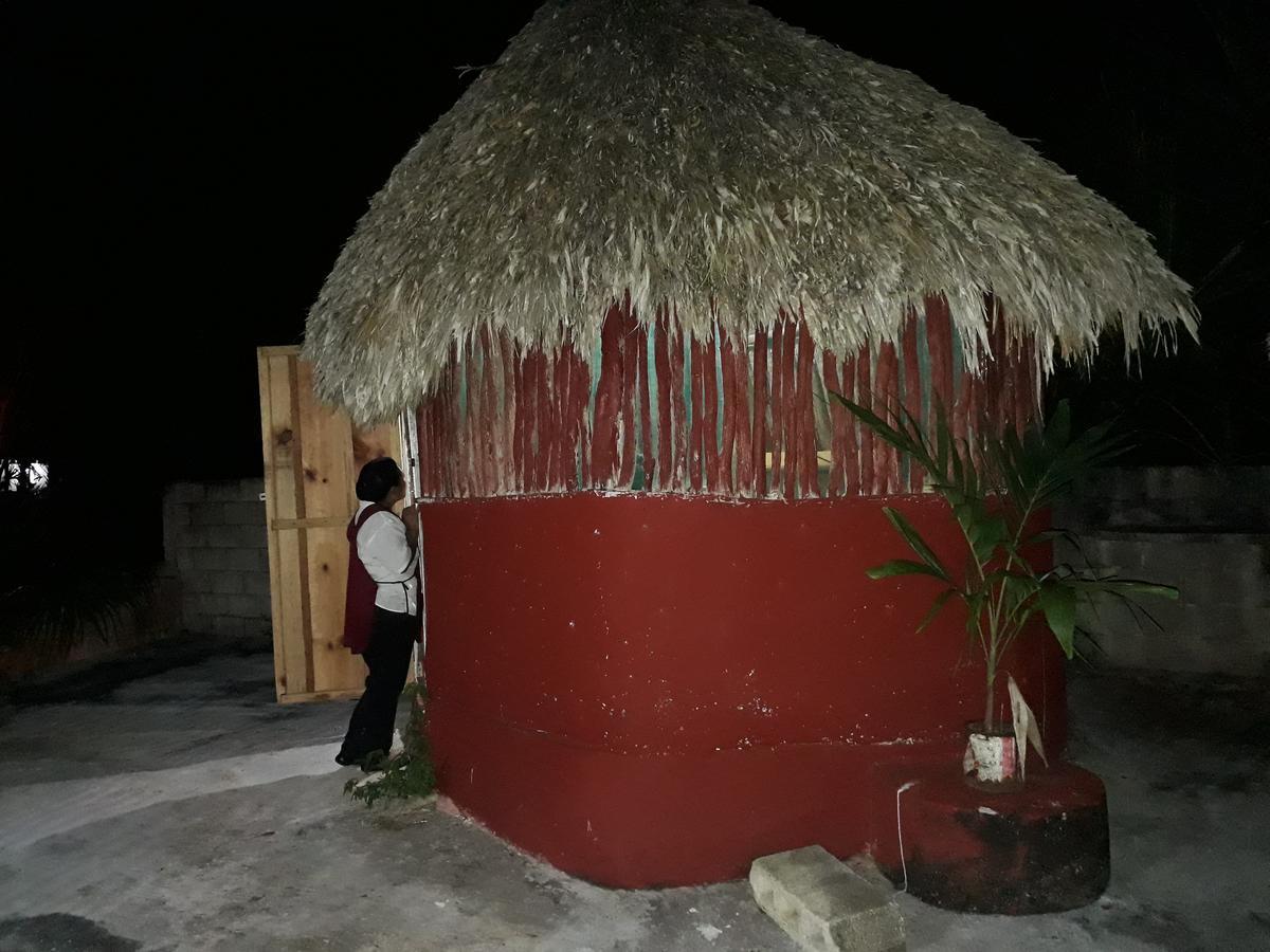 El Chac Mool Panzió Santa Elena Kültér fotó