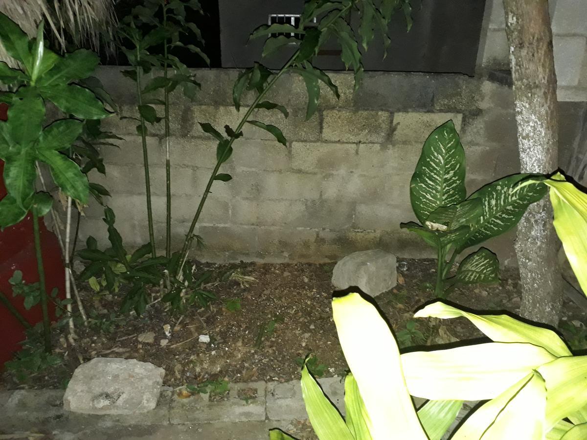 El Chac Mool Panzió Santa Elena Kültér fotó